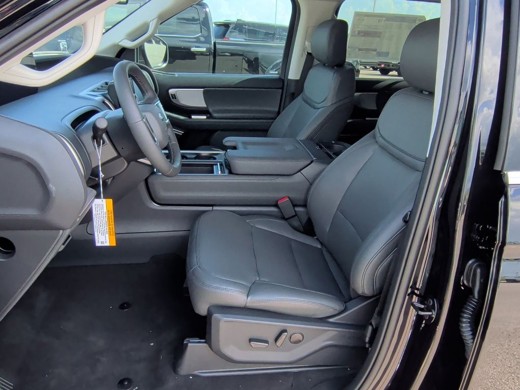 2026 Ford Expedition Active - 11