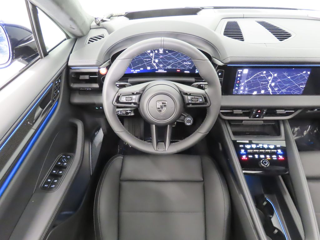 Thumbnail: 2025 Porsche Macan - 17