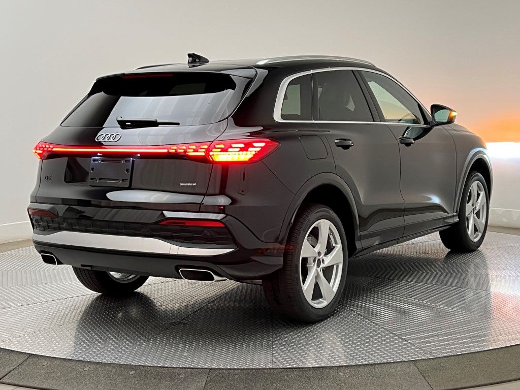 Thumbnail: 2025 Audi Q5 - 5
