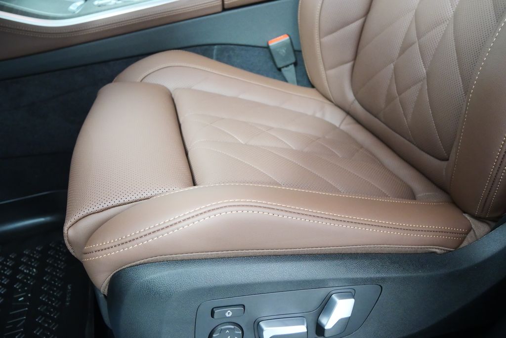 Thumbnail: 2026 BMW X5 - 9