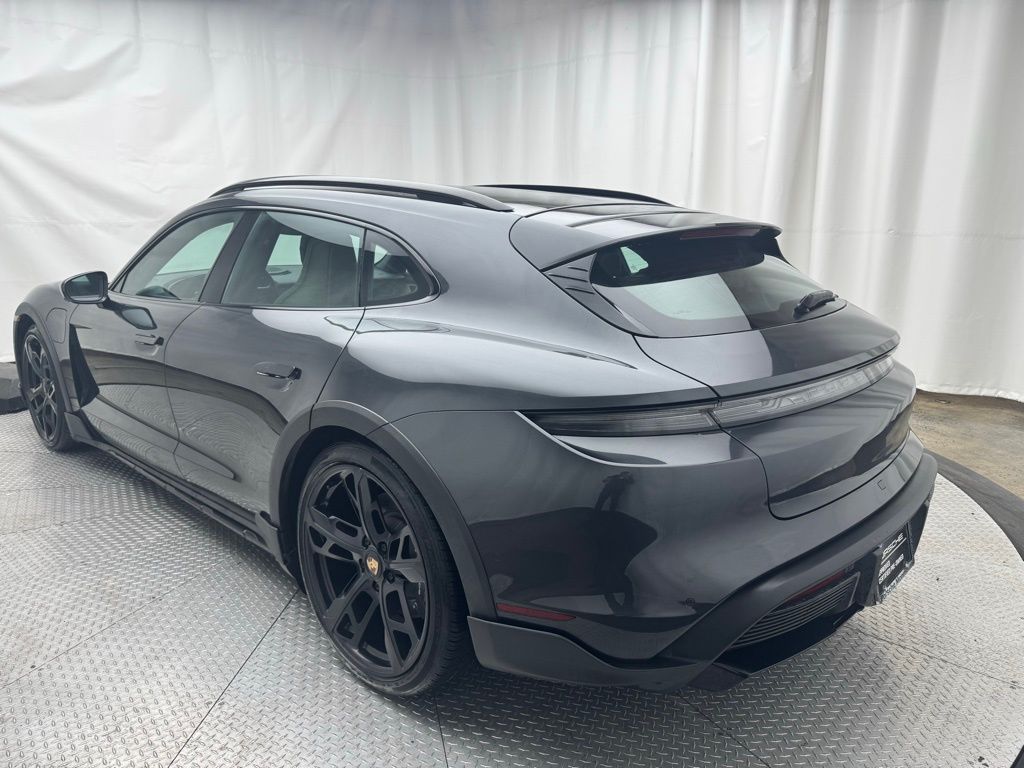 2022 Porsche Taycan Turbo S 3