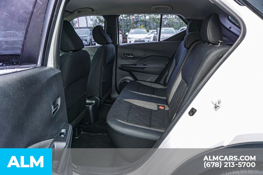 Used 2018 White Nissan SV image 21