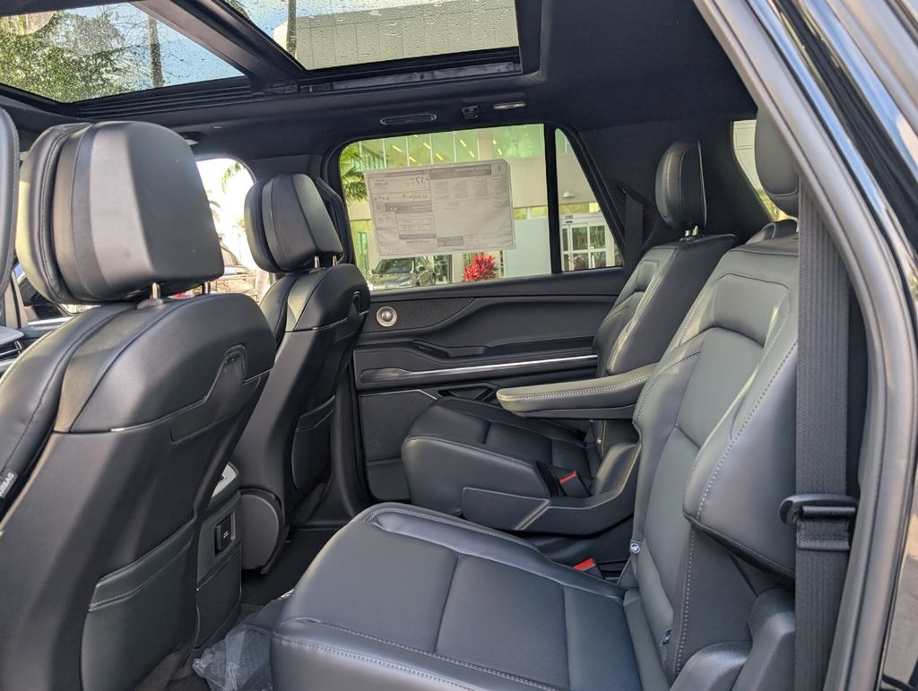 new 2026 Lincoln Navigator L car, priced at $111,390