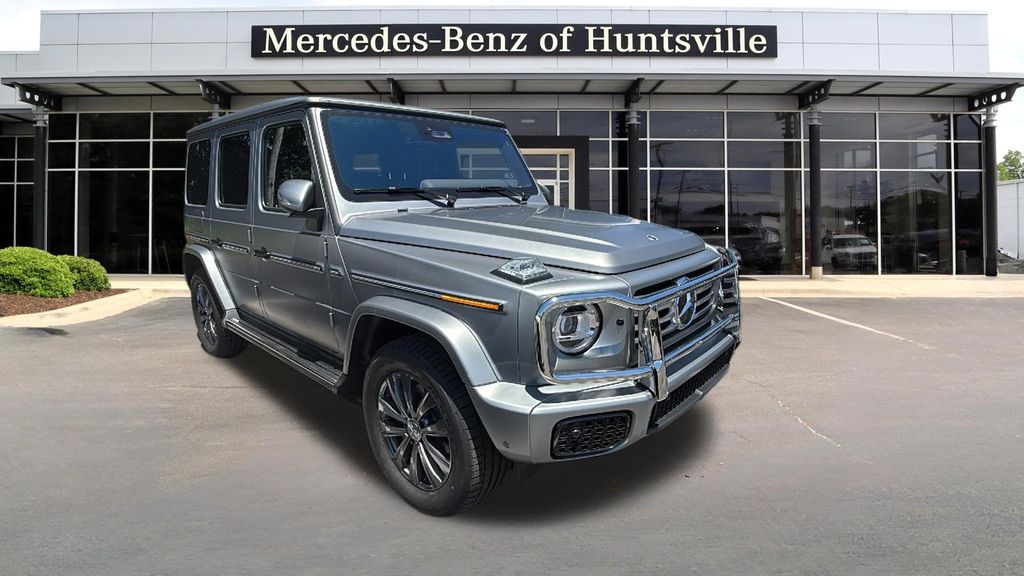 Gray (MANUFAKTUR Platinum Magno) 2026 Mercedes-Benz G-Class G 550 4MATIC SUV / Crossover All-Wheel Drive 9-Speed Automatic