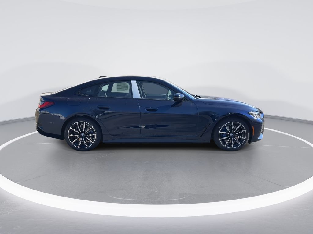 Thumbnail: 2026 BMW i4 - 9