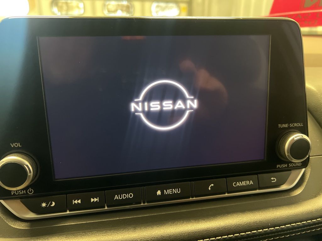 2022 Nissan Rogue SV photo