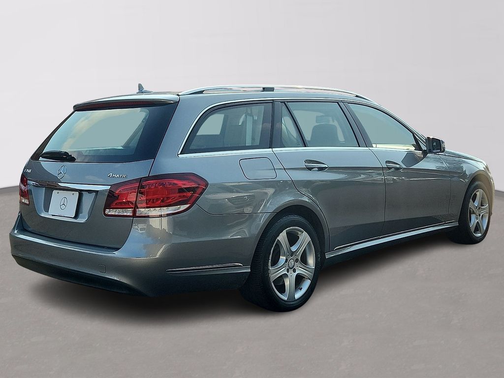 Thumbnail: 2015 Mercedes-Benz E-Class - 4