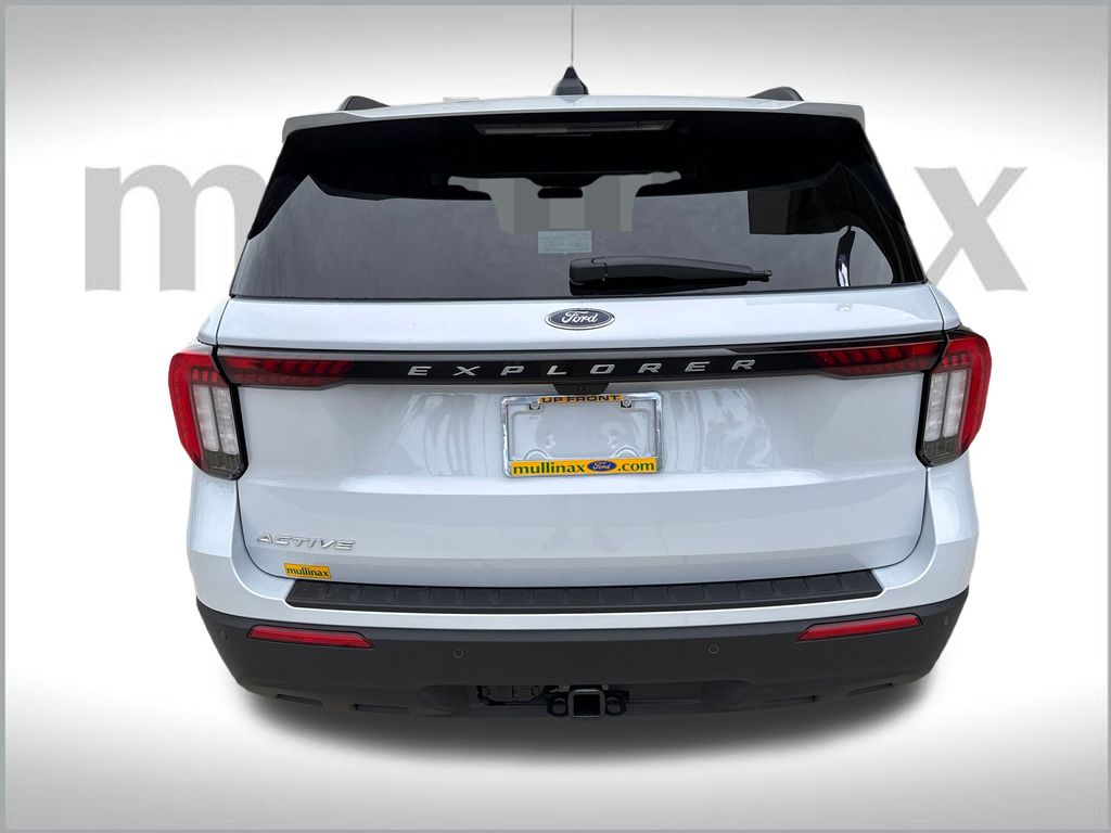 2025 Ford Explorer photo 10