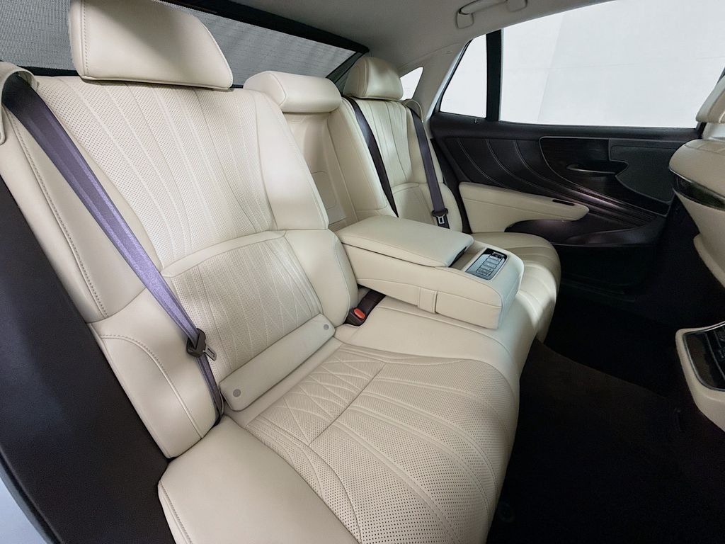 Thumbnail: 2020 Lexus LS - 28