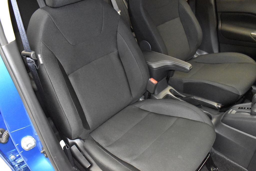 Thumbnail: 2025 Nissan Kicks - 25