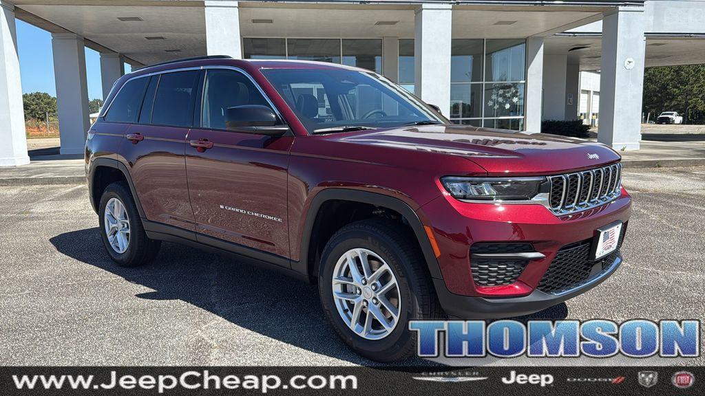 Velvet Red Pearlcoat 2025 Jeep Grand Cherokee SUV / Crossover Four-Wheel Drive 8-Speed Automatic