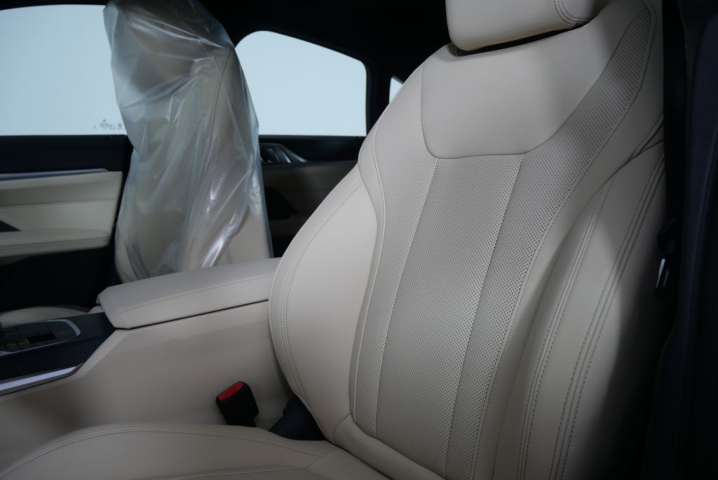 2025 BMW i4 eDrive40 10