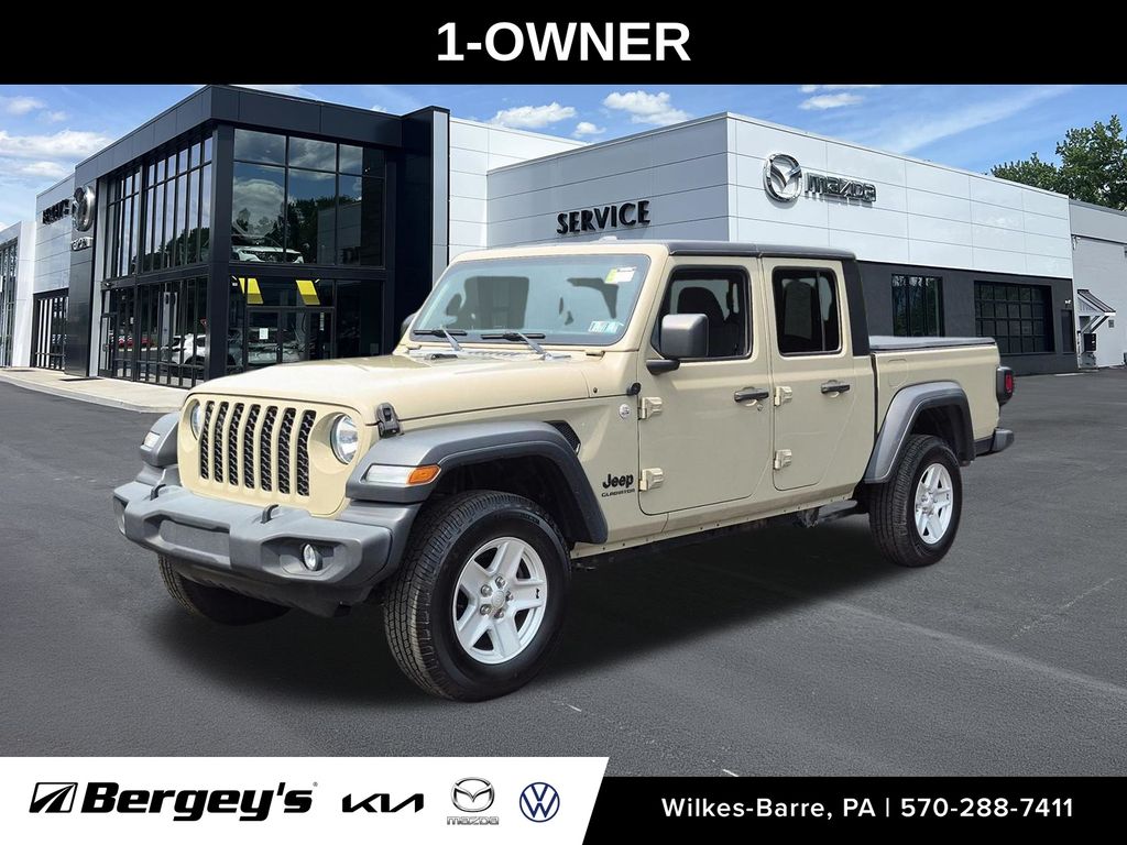 Brown (Gobi Clearcoat) 2020 Jeep Gladiator Pickup Truck Four-Wheel Drive 8-Speed Automatic