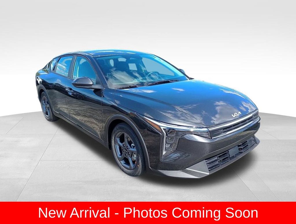 2025 Kia K4 LXS FWD