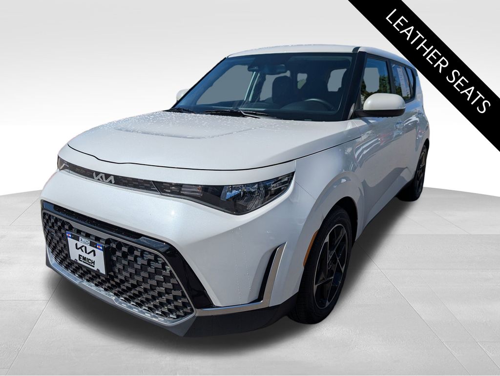 2023 Kia Soul EX photo 2