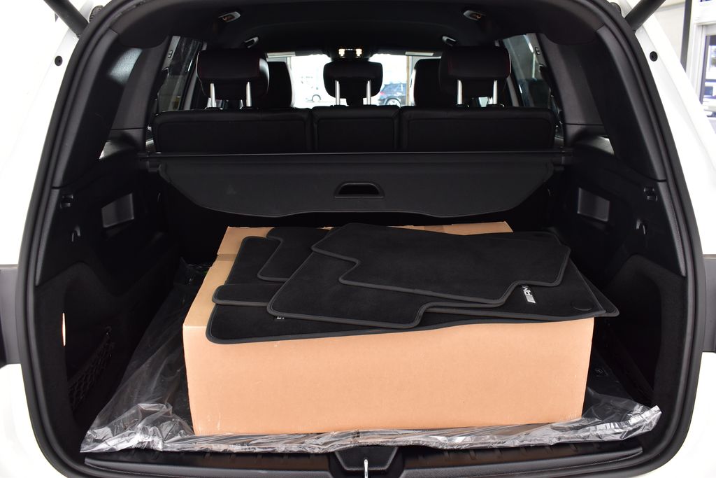 Thumbnail: 2025 Mercedes-Benz GLB - 31