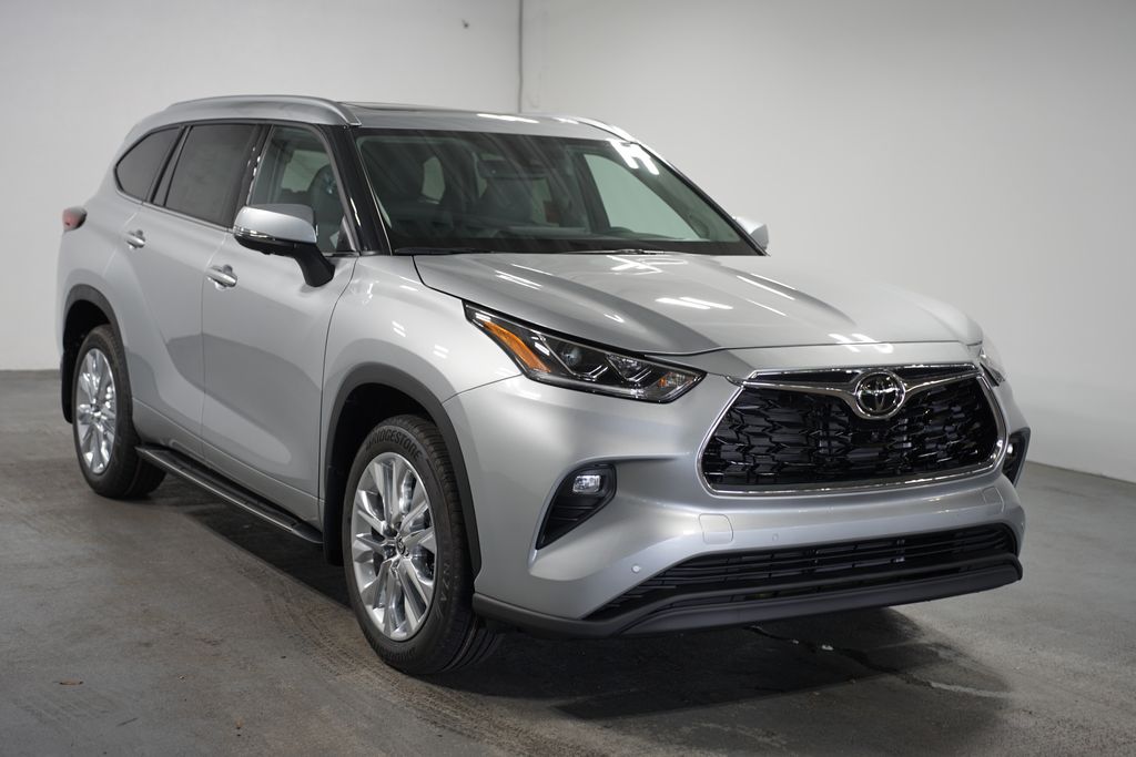 2025 Toyota Highlander Limited 3