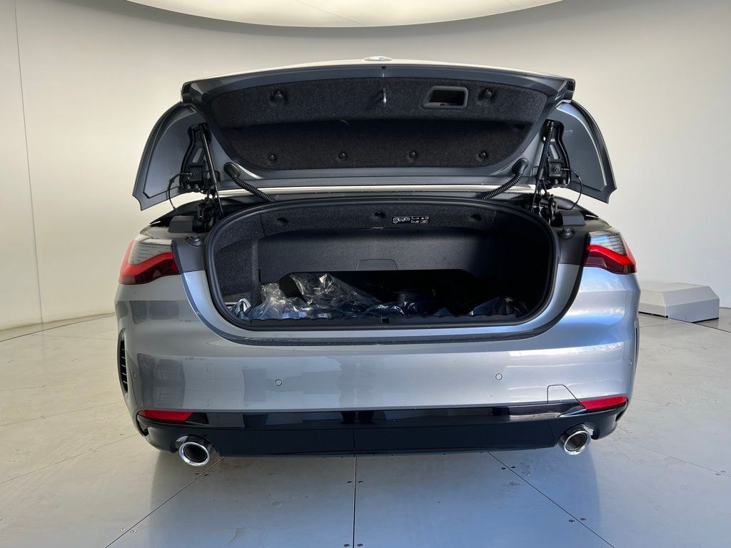 Thumbnail: 2026 BMW 4 Series - 9