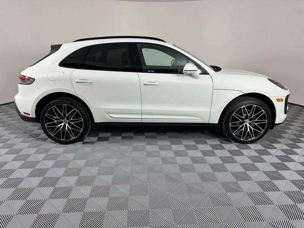 Thumbnail: 2026 Porsche Macan - 11