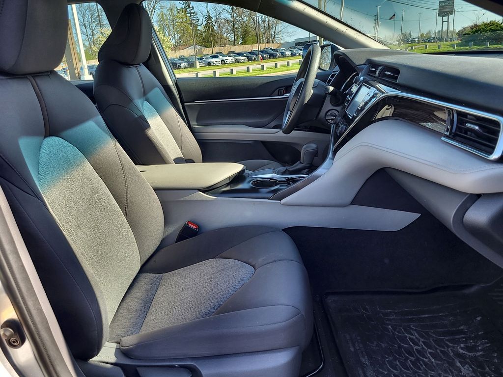 2018 Toyota Camry LE 6