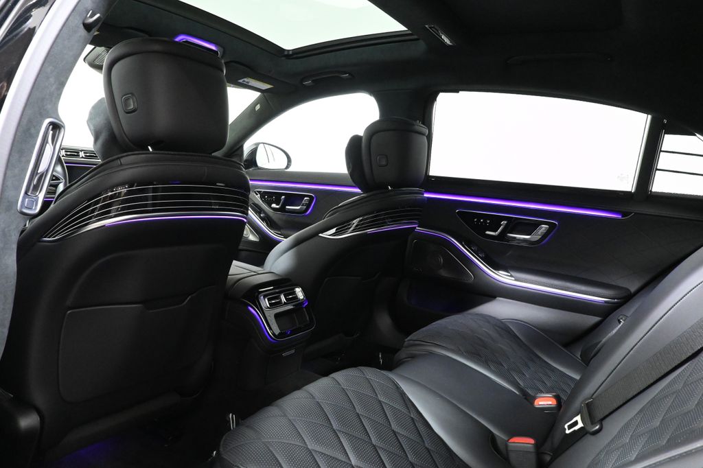 Thumbnail: 2025 Mercedes-Benz S-Class - 28