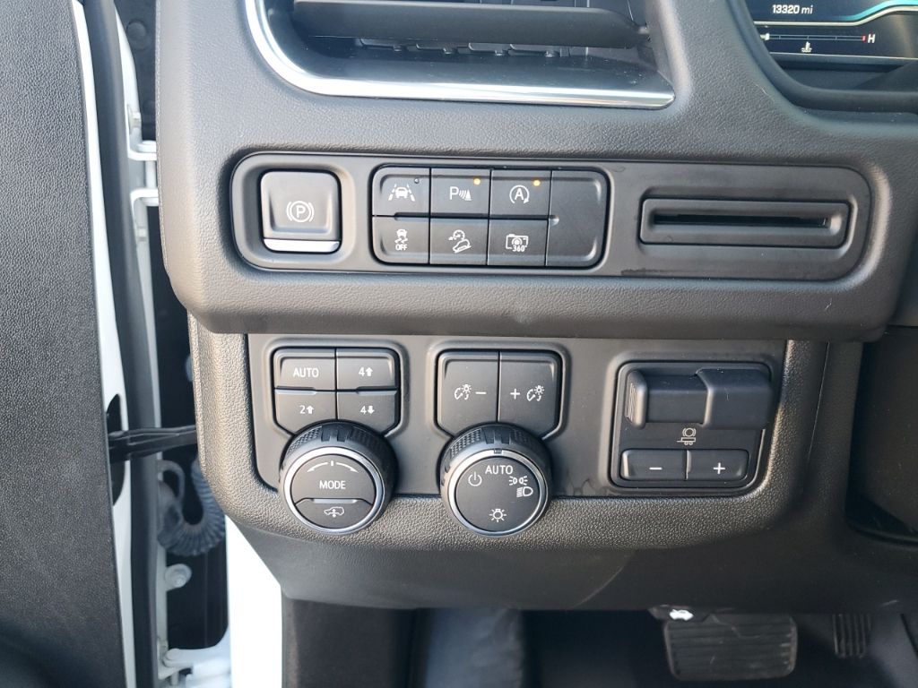 Used Car 2023 Chevrolet Suburban  Z71 For Sale Under $70,000 In Austin, Texas