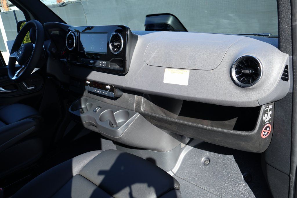 Thumbnail: 2026 Mercedes-Benz Sprinter - 5