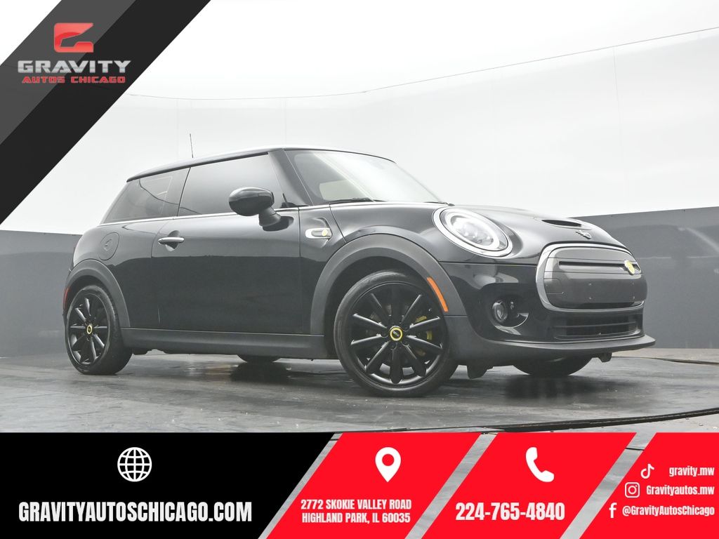 2021 MINI Cooper Cooper SE's photo