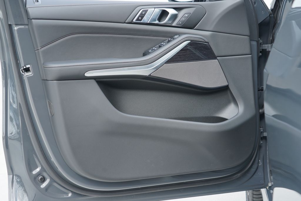 Thumbnail: 2026 BMW X5 - 8