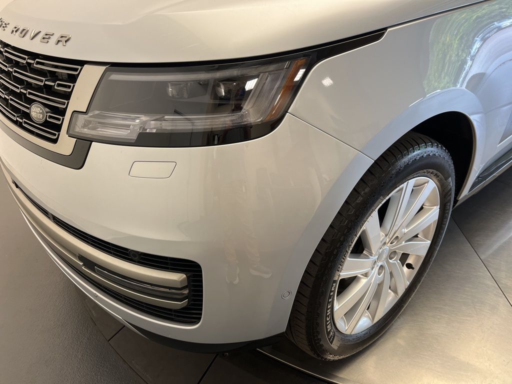 Thumbnail: 2023 Land Rover Range Rover - 9