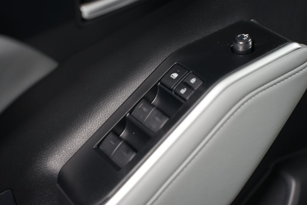 2025 Toyota Highlander XLE 32
