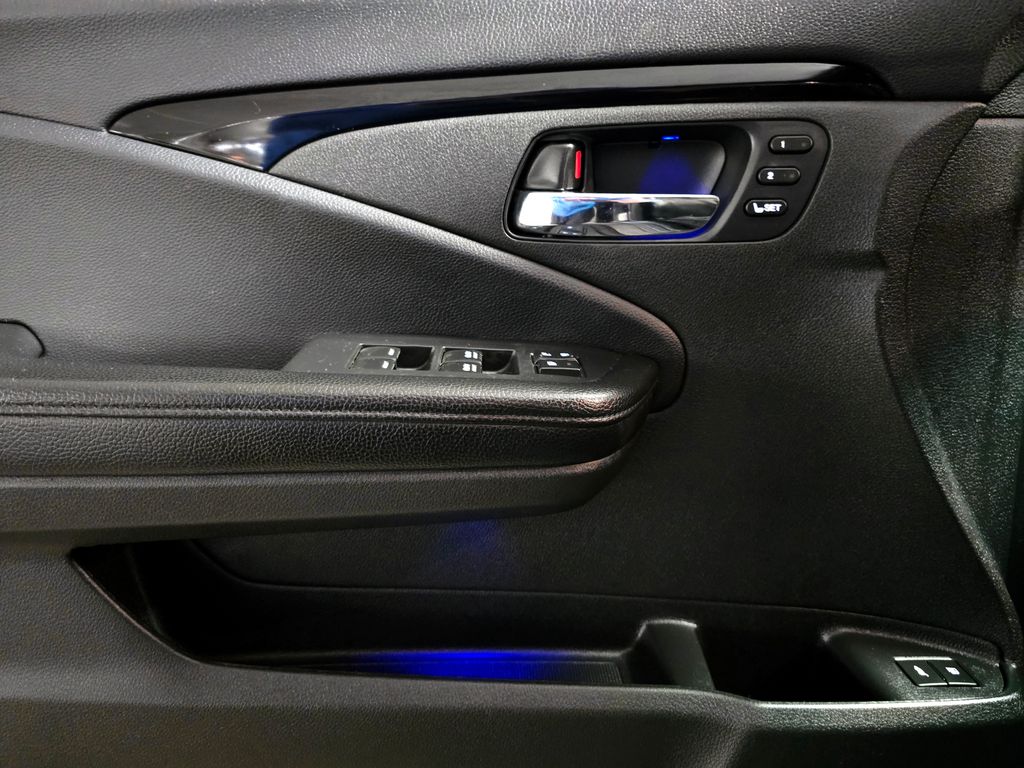 2020 Honda Pilot Touring photo 16