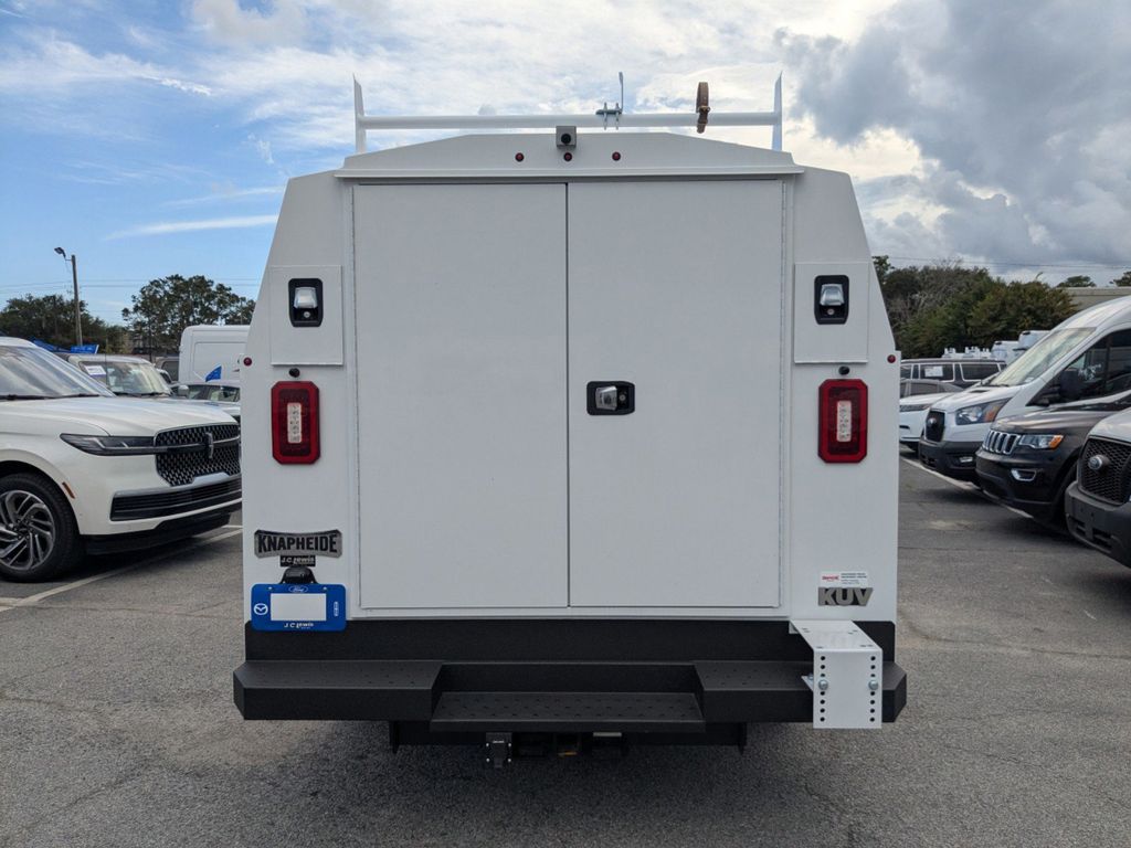 2026 Ford E-350 Cutaway 