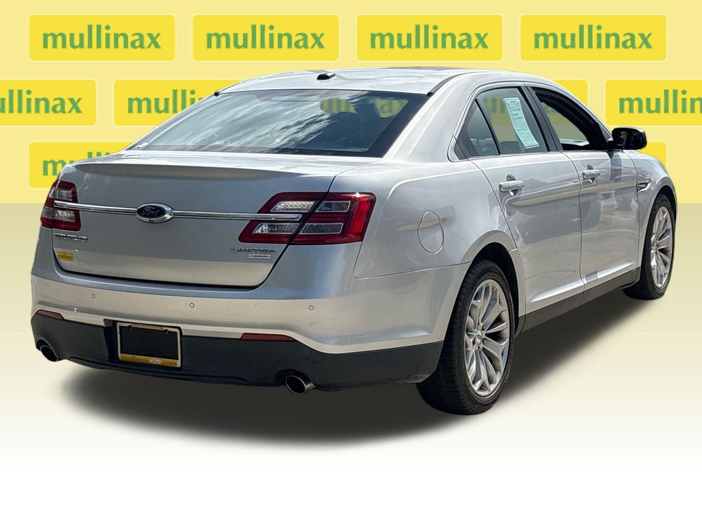 Used 2015 Silver Ford Limited image 4