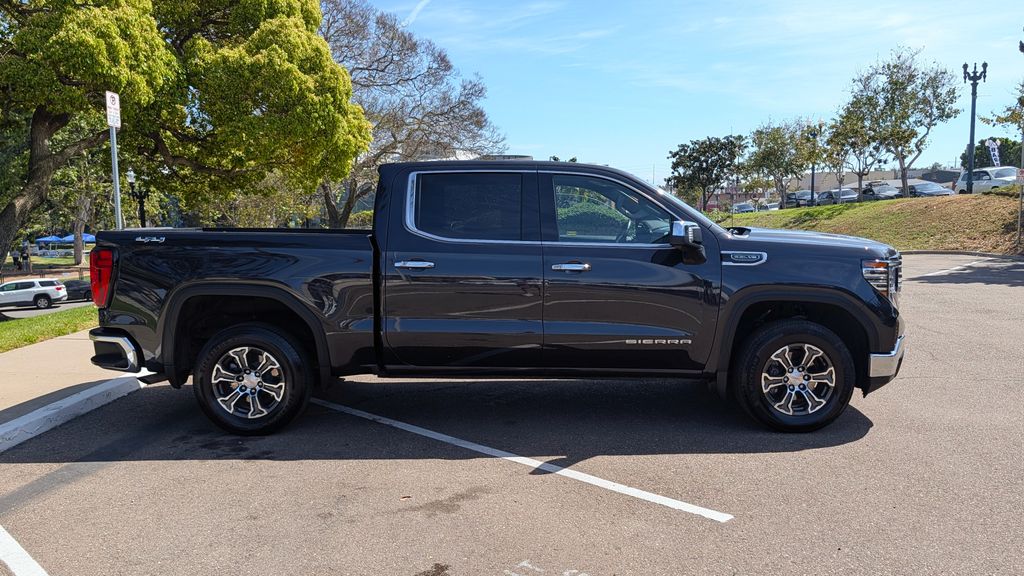 Used 2025 GMC Sierra 1500 SLT 4D Crew Cab