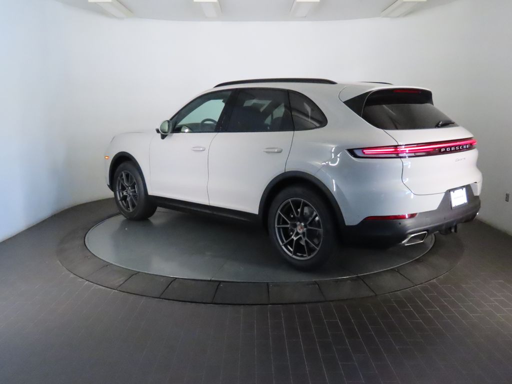Thumbnail: 2026 Porsche Cayenne - 3