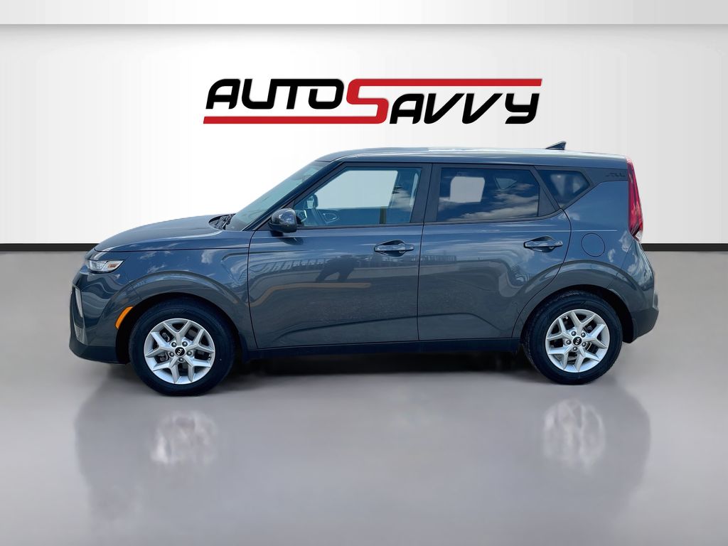 Used 2021 Gray Kia S image 4