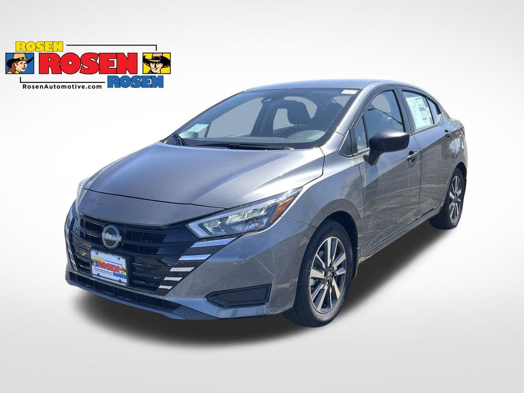 The 2025 Nissan Versa 1.6 S photos