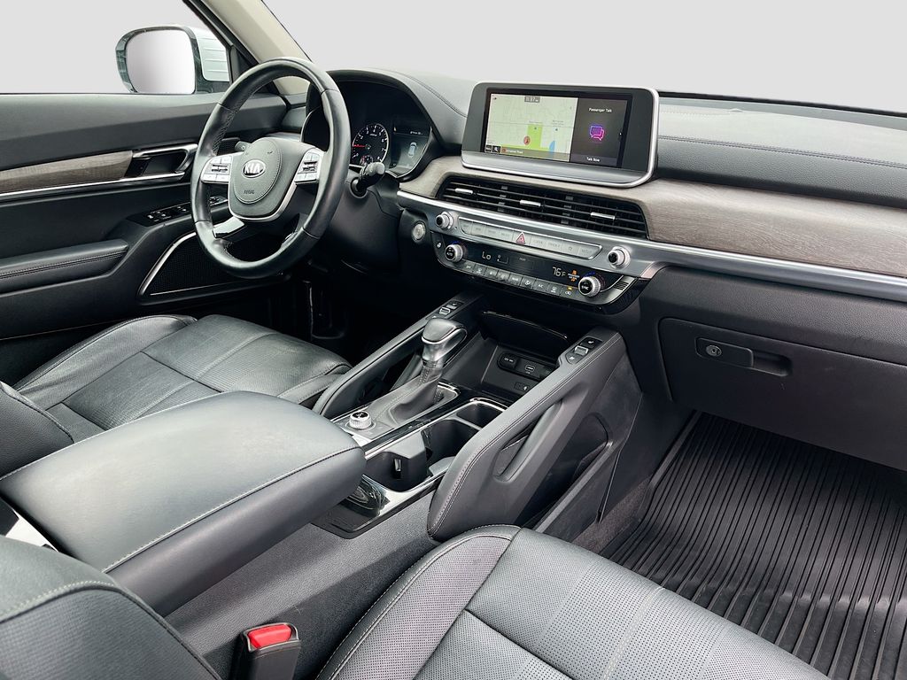 Used 2021 White Kia SX image 25