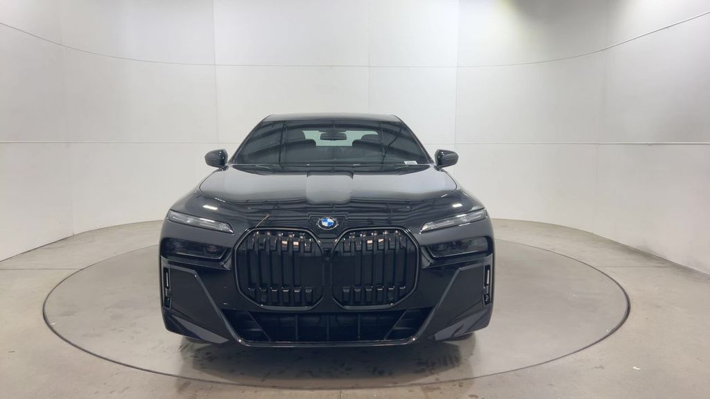 Thumbnail: 2025 BMW 7 Series - 3