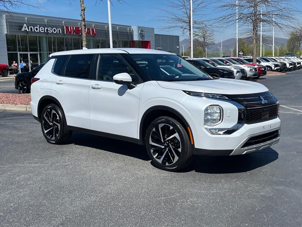White Diamond 2024 Mitsubishi Outlander SE S-AWC SUV / Crossover All-Wheel Drive Continuously Variable Transmission