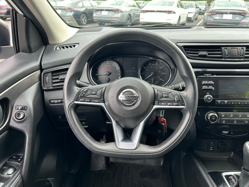 2017 Nissan Rogue Sport S 11