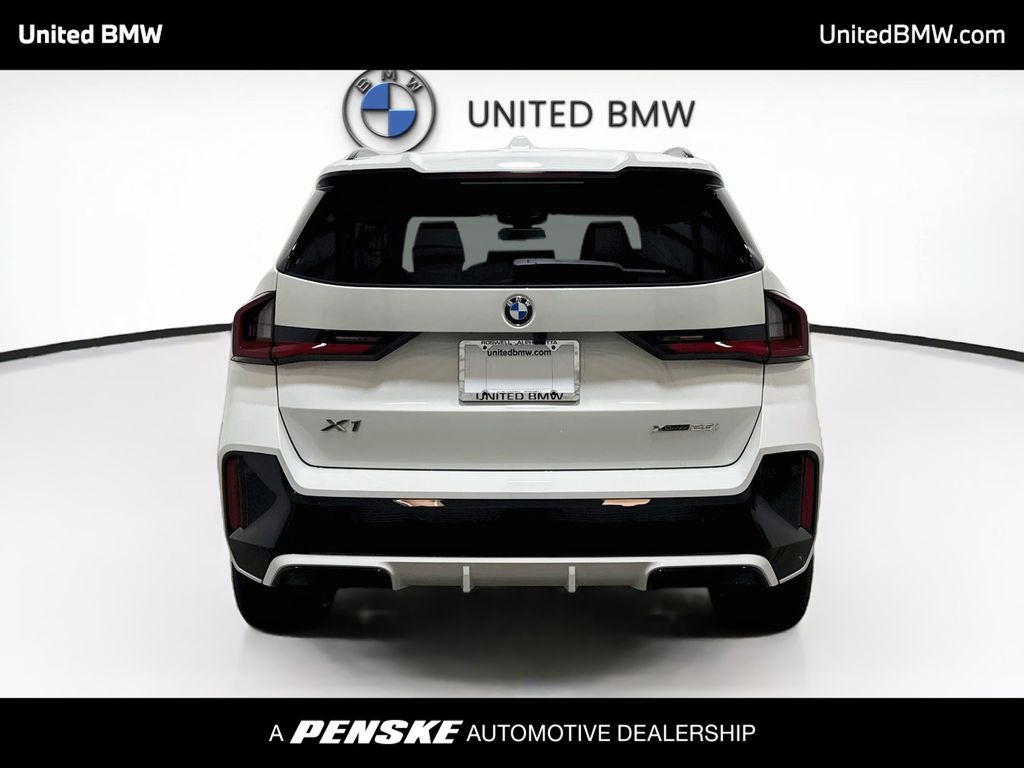 Thumbnail: 2027 BMW X1 - 6