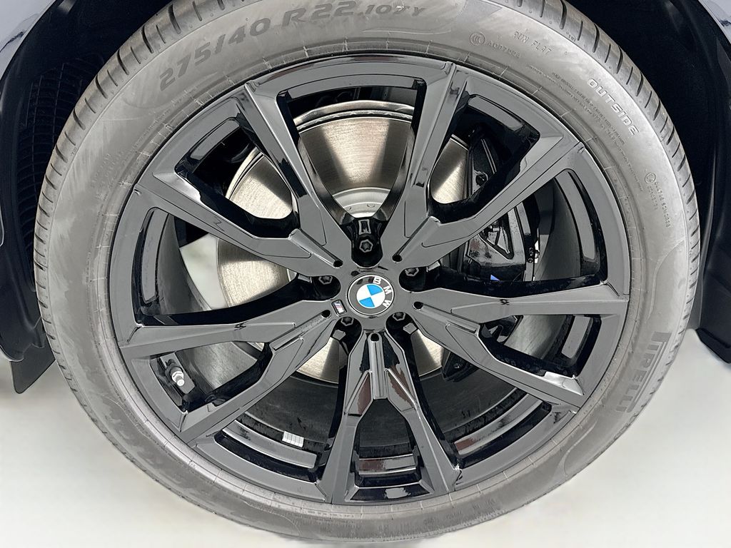 Thumbnail: 2027 BMW X7 - 29
