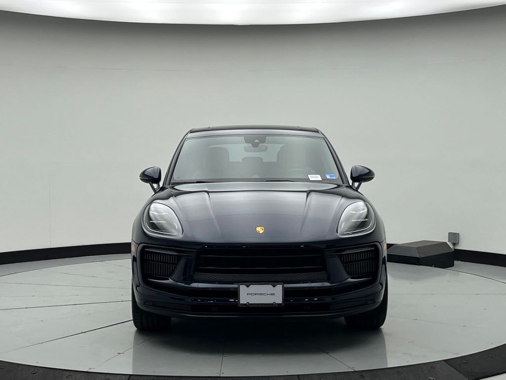Thumbnail: 2022 Porsche Macan - 6
