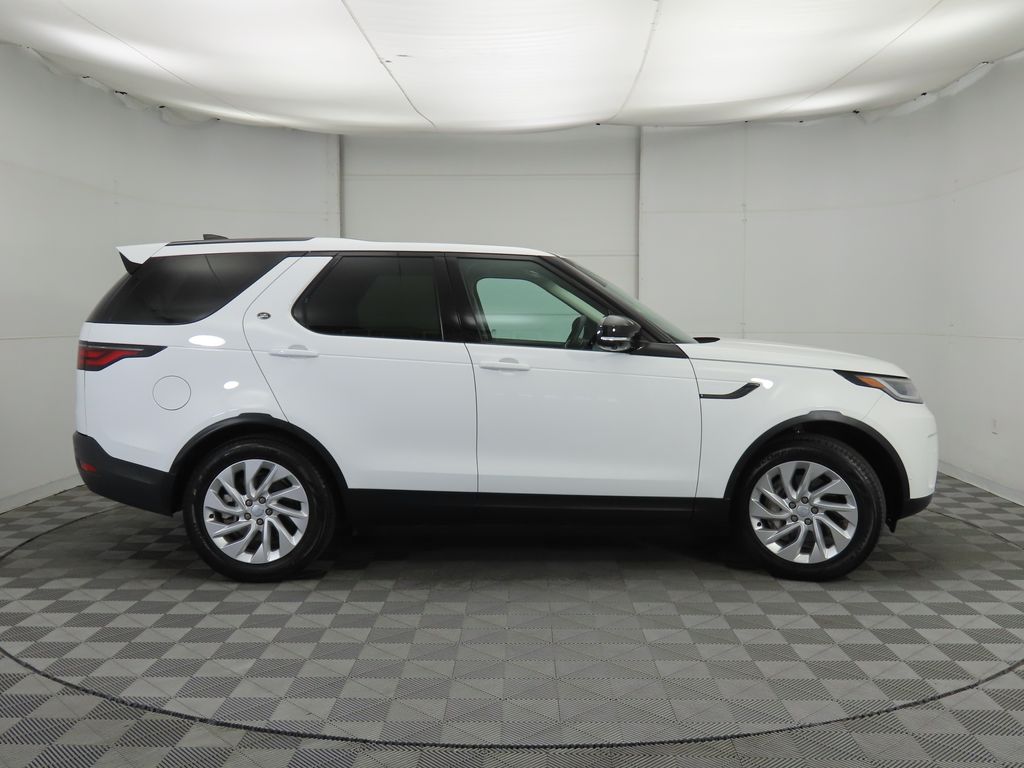 Thumbnail: 2024 Land Rover Discovery - 4