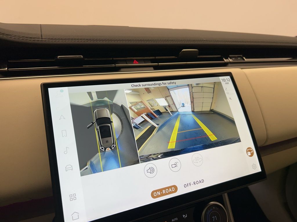 Thumbnail: 2023 Land Rover Range Rover - 17