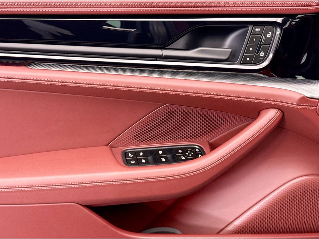 Thumbnail: 2026 Porsche Panamera - 24