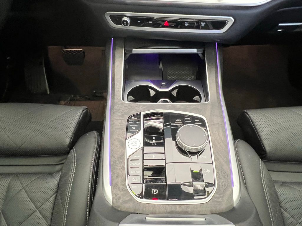 Thumbnail: 2024 BMW X7 - 13