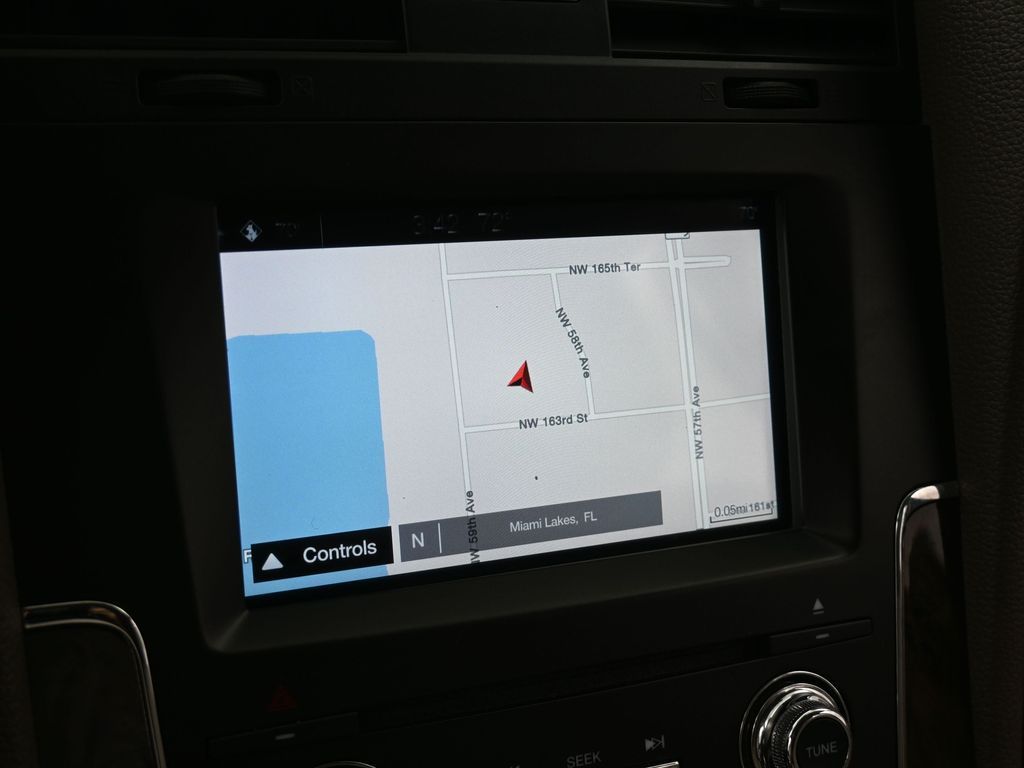 Used 2016 Midnight Lincoln Select image 24